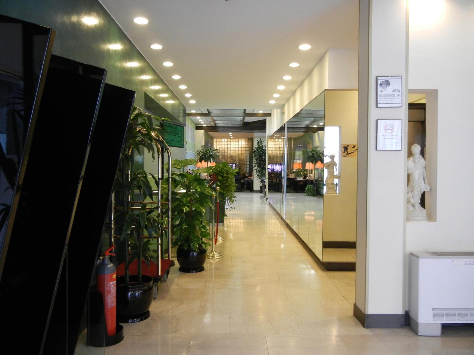 Delle Nazioni Milan Hotel Esterno foto