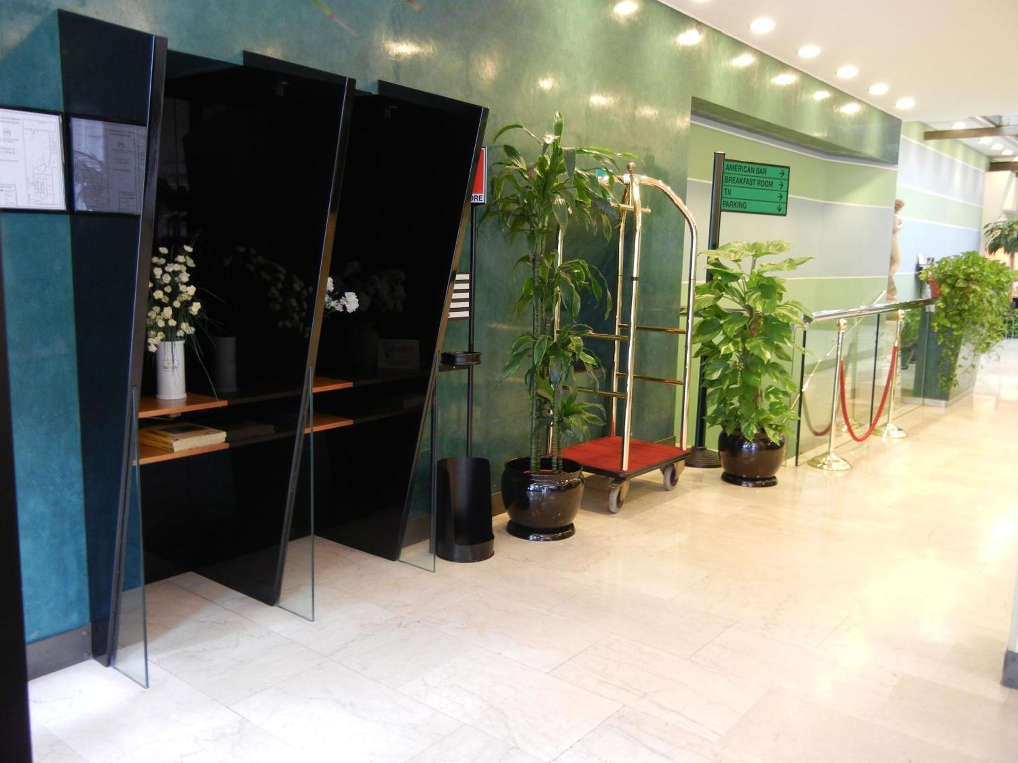 Delle Nazioni Milan Hotel Esterno foto